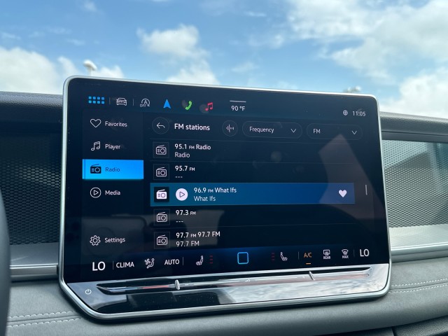 2025 Volkswagen Tiguan SE photo 40
