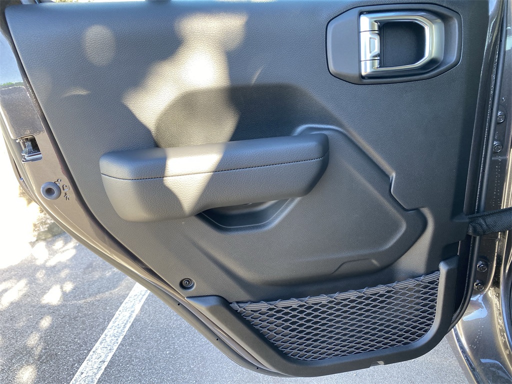 2025 Jeep Wrangler Sport photo 33