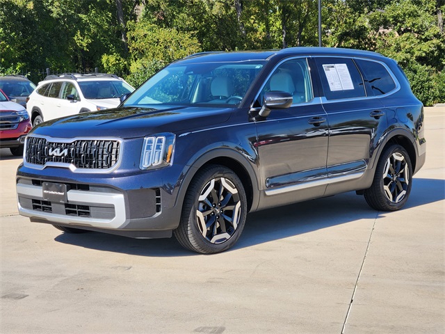 2025 Kia Telluride EX photo 3