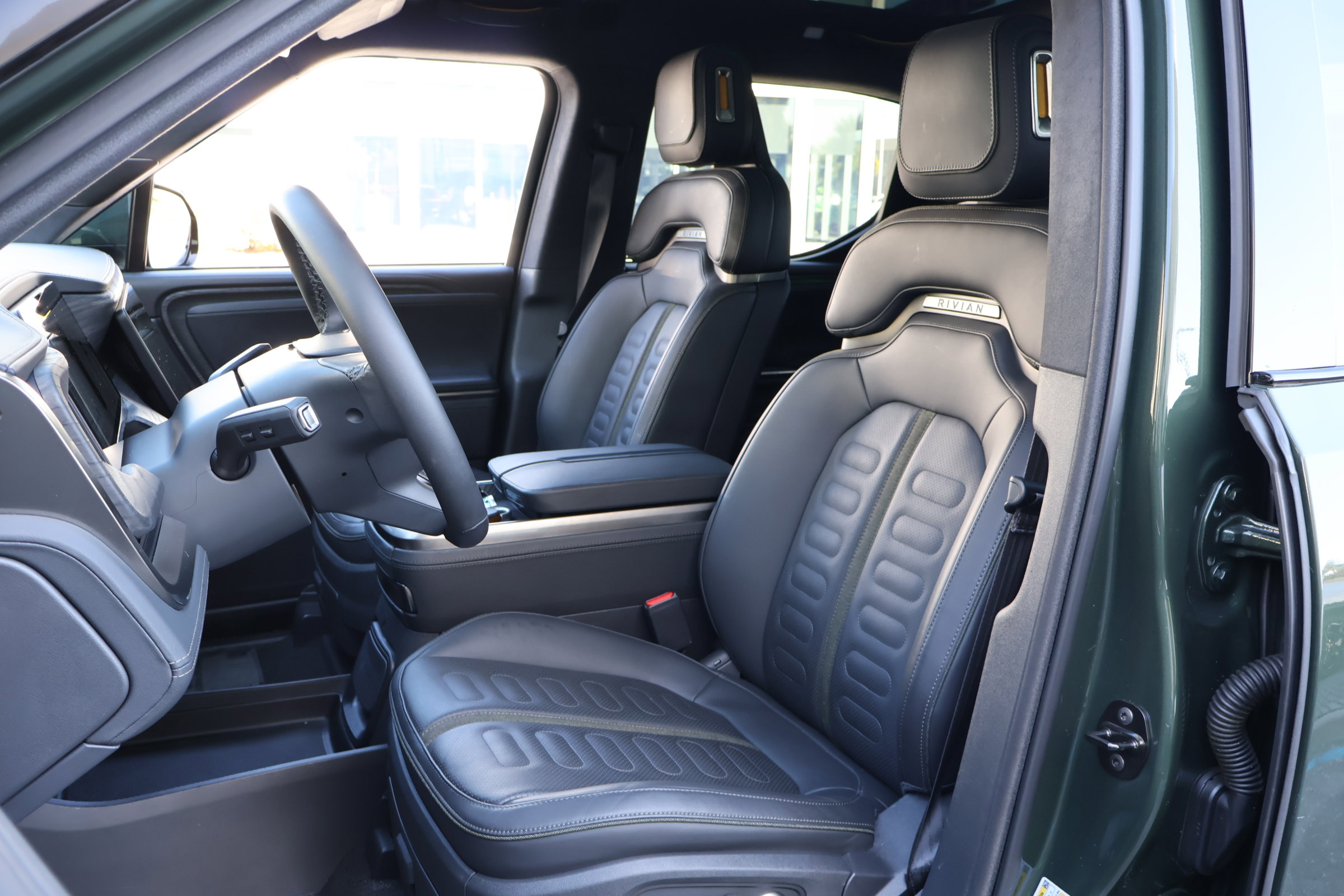 Used 2023 Rivian R1T Adventure with VIN 7FCTGBAAXPN027077 for sale in Clearwater, FL