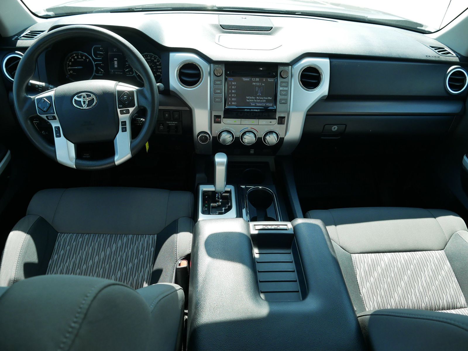 2018 Toyota Tundra SR5 photo 18
