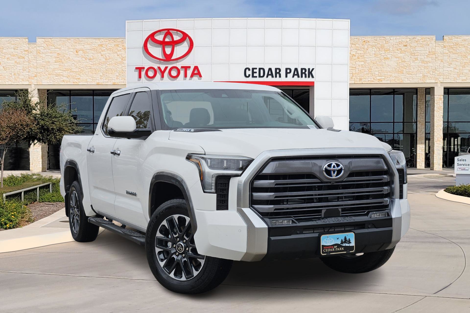 2024 Toyota Tundra Limited's photo