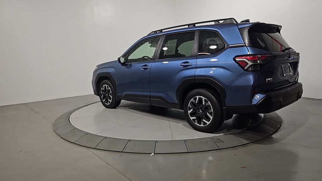 2025 Subaru Forester Premium Base photo 3