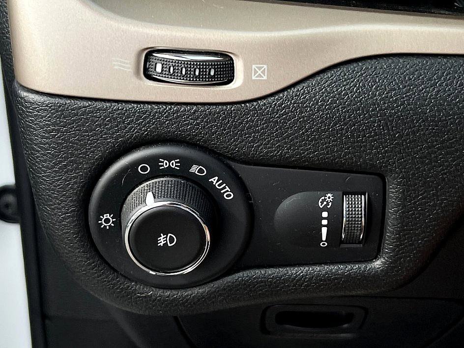 2018 Jeep Cherokee Latitude photo 17