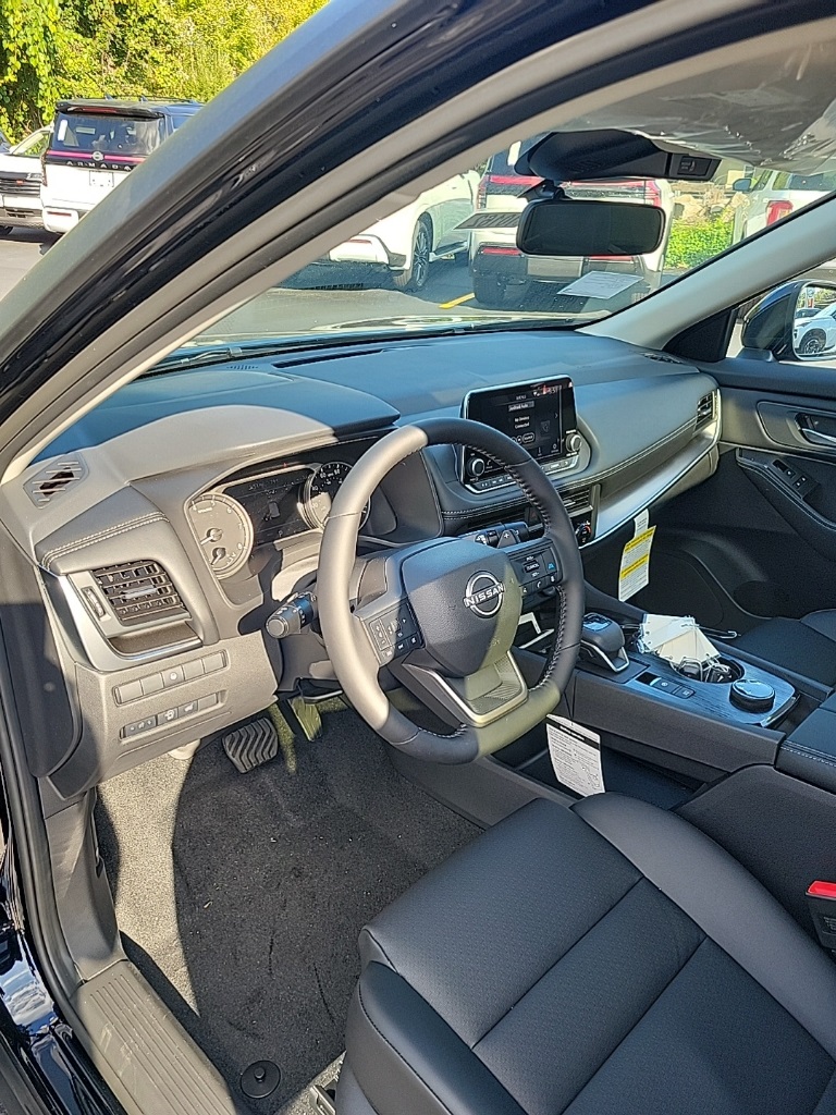 2026 Nissan Rogue SV photo 16