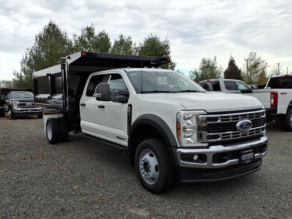 2025 Ford F-550 Super Duty Chassis Cab XL's photo