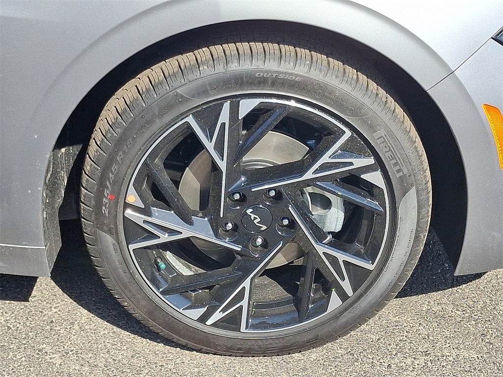 2025 Kia K5 GT-Line photo 8