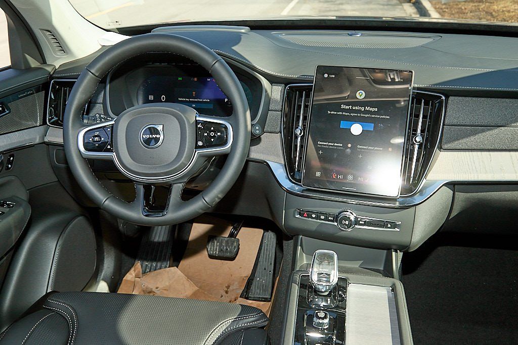 2026 VOLVO XC90 - Image 25