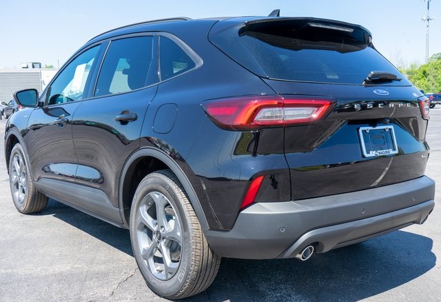 2025 Ford Escape Hybrid ST-Line Select photo 3
