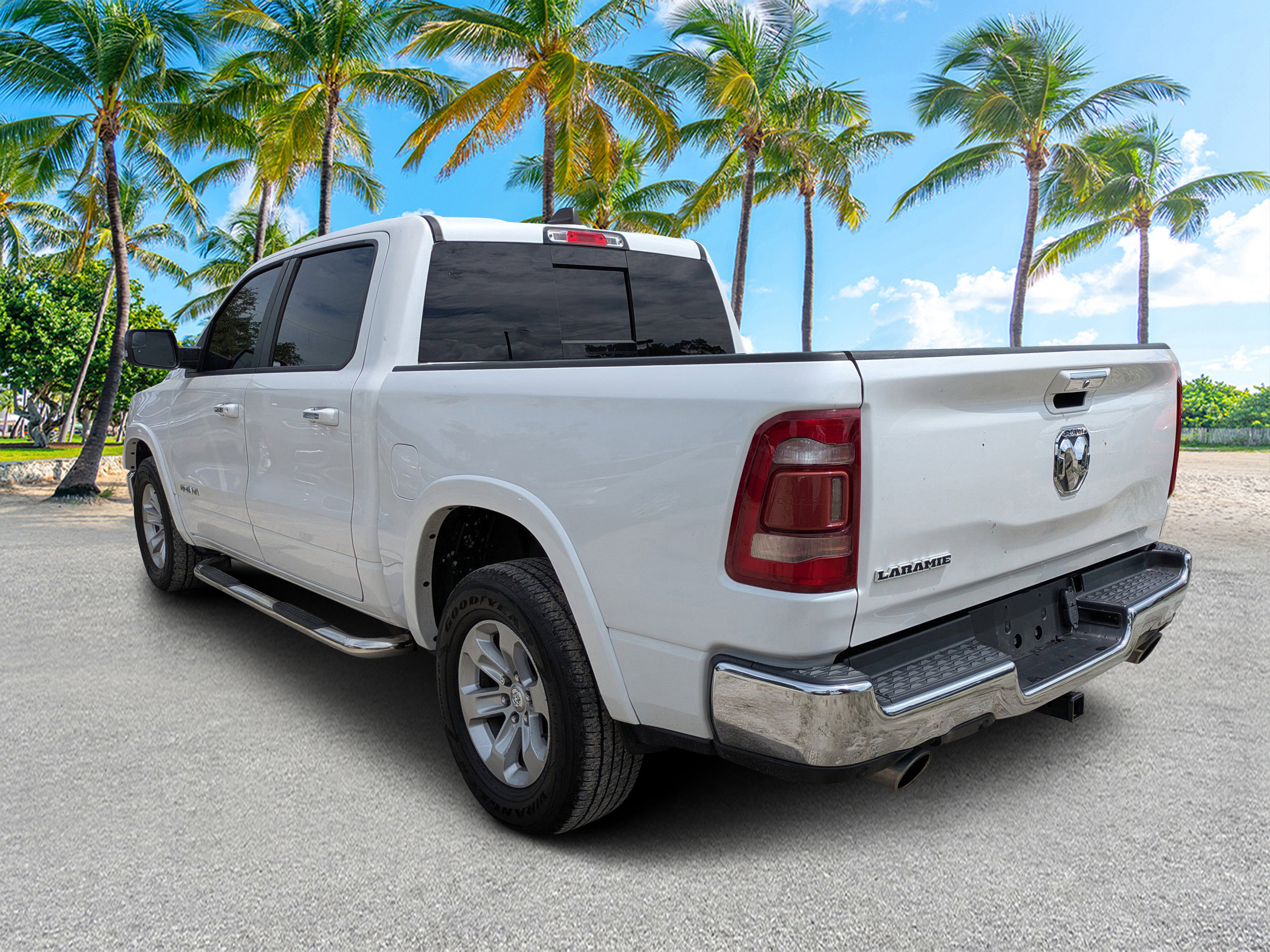 2019 Ram 1500 Laramie photo 4
