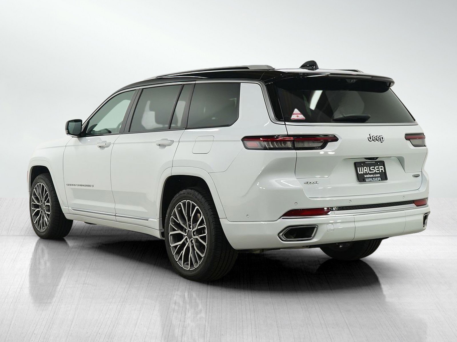 2024 Jeep Grand Cherokee L Summit photo 3