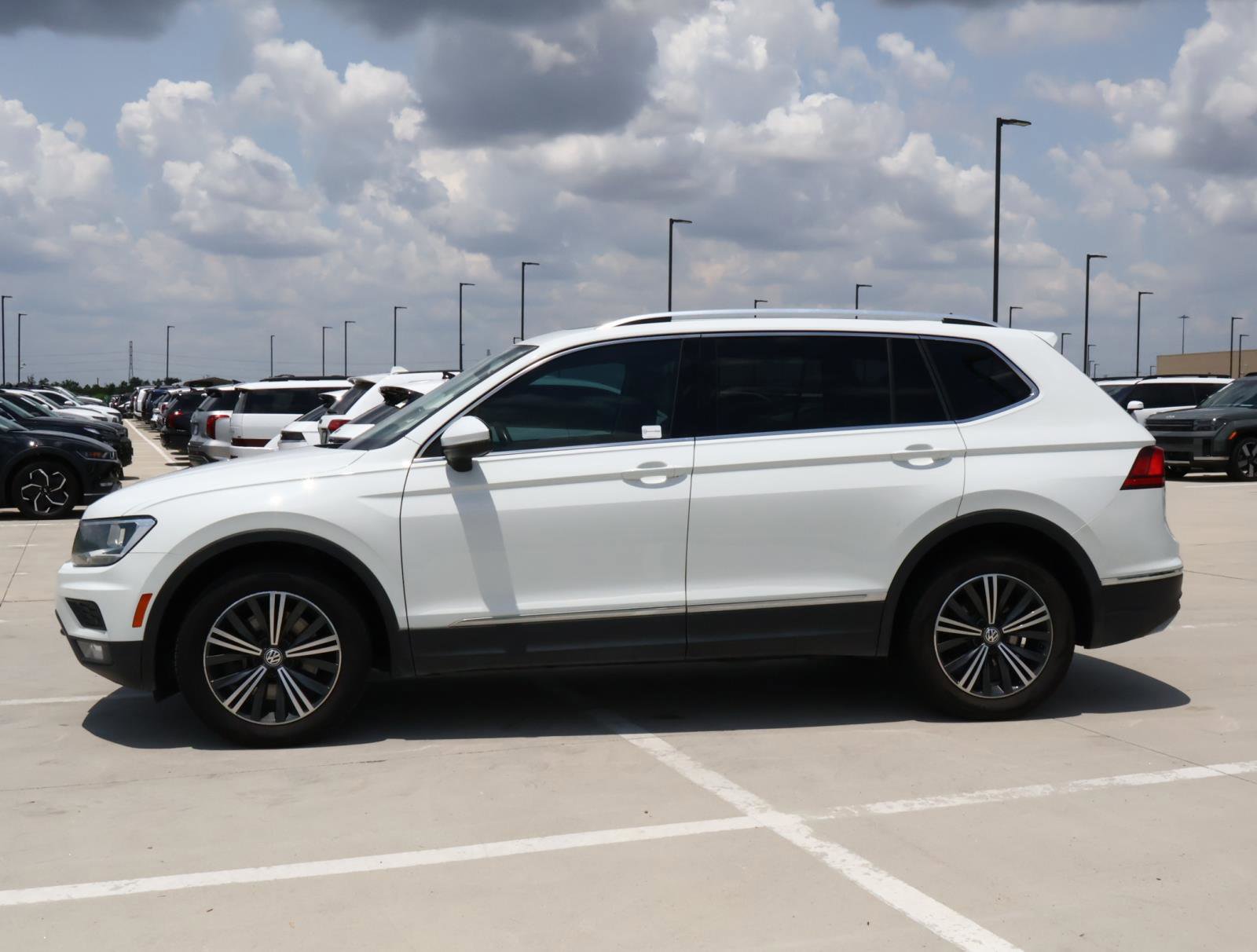 Used 2019 Volkswagen Tiguan SEL with VIN 3VV3B7AX1KM041072 for sale in Friendswood, TX