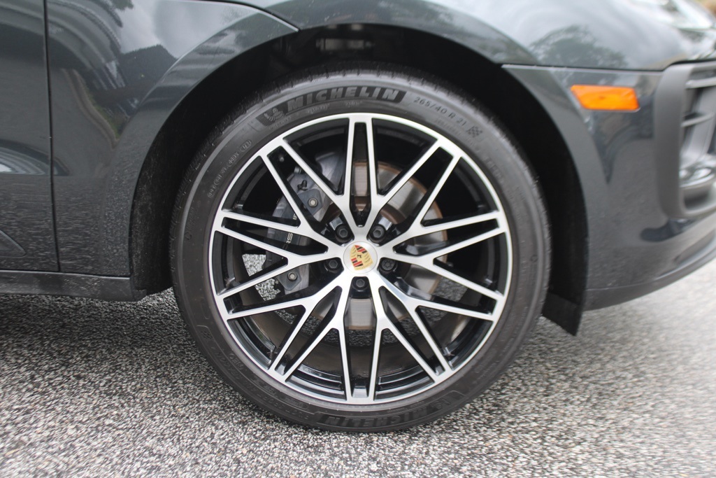 2025 Porsche Macan Base photo 15