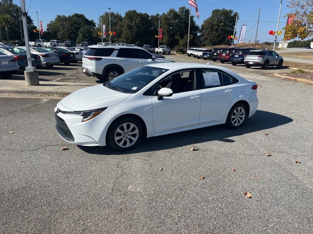 2023 Toyota Corolla LE photo 3