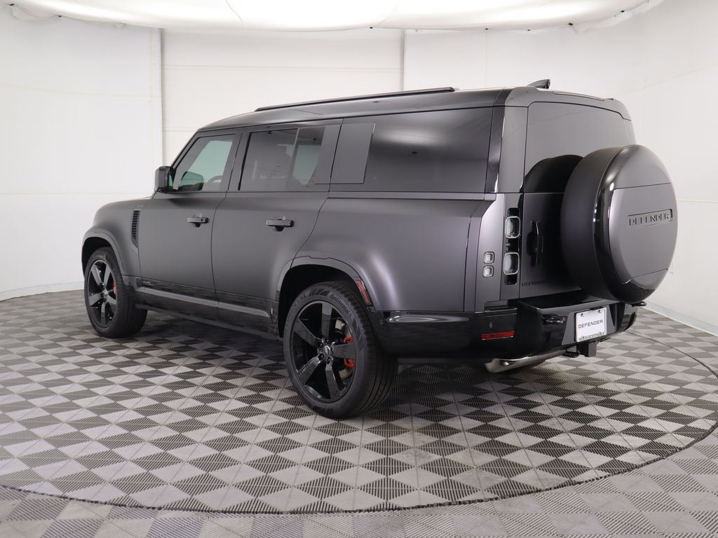 2025 Land Rover Defender 130 X photo 4