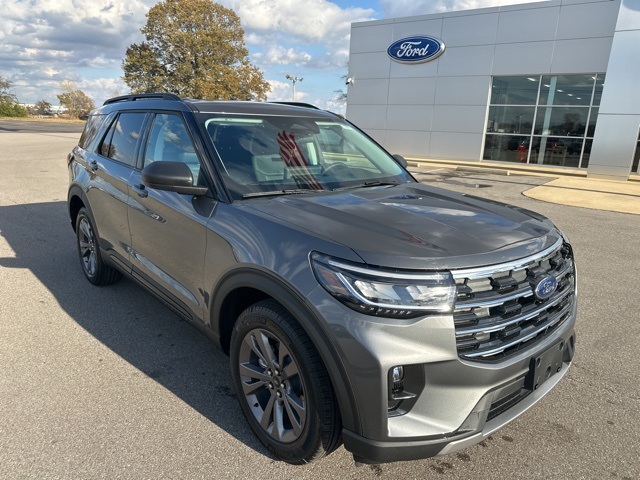 2026 Ford Explorer photo 2