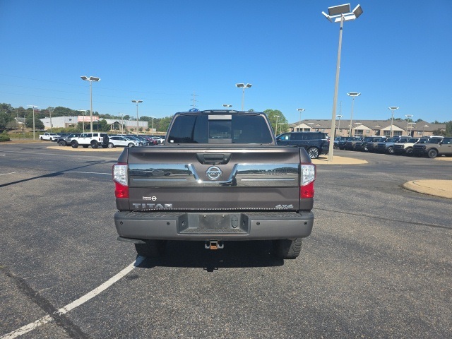 2018 Nissan Titan Platinum Reserve photo 2