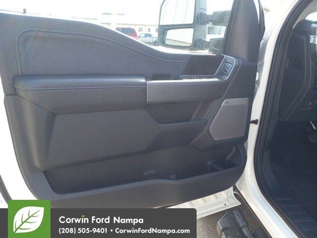 2025 Ford F-350 Lariat photo 11