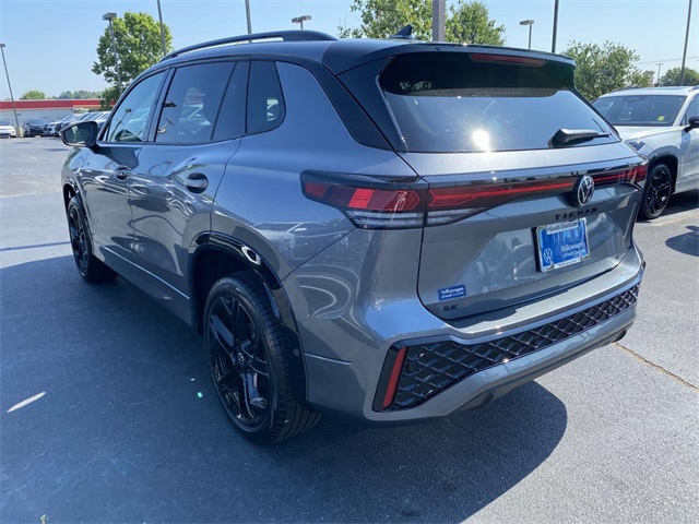 2025 Volkswagen Tiguan SE R-Line Black photo 4