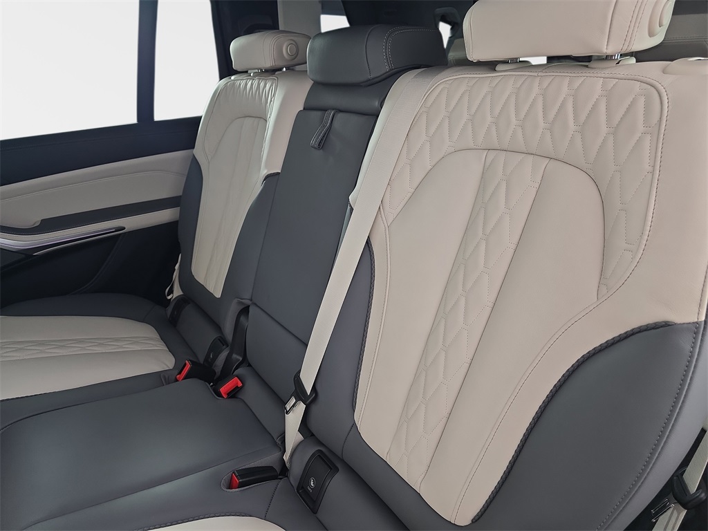 2026 Bmw X7 M60i photo 14