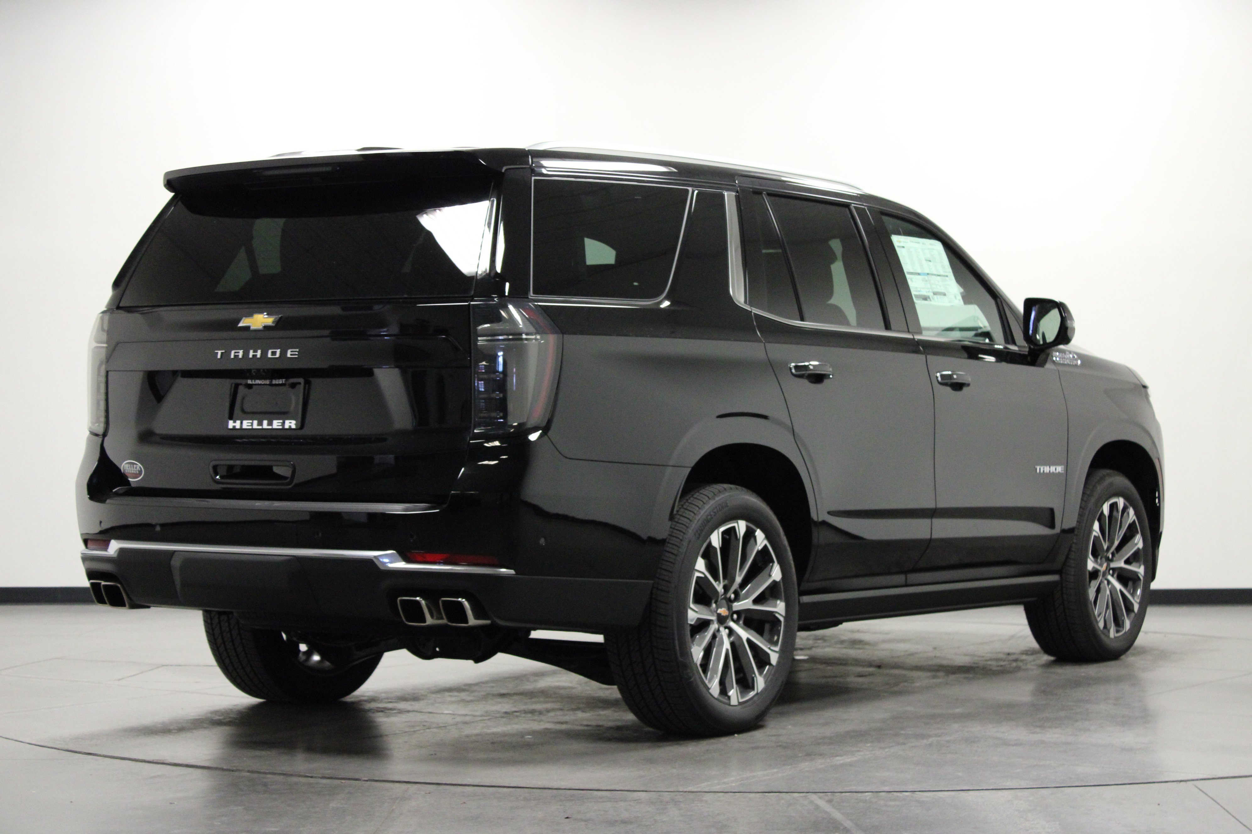 2025 Chevrolet Tahoe High Country photo 2