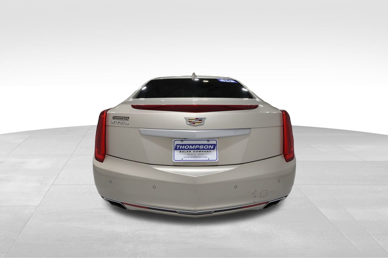 2016 Cadillac XTS Luxury photo 3