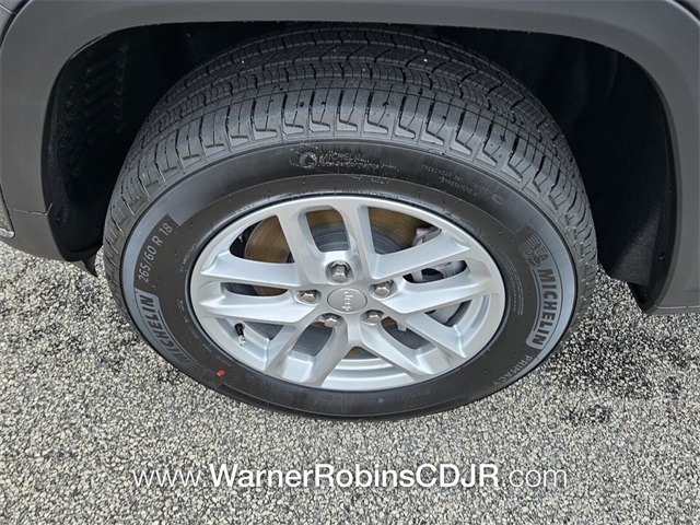 2025 Jeep Grand Cherokee Laredo photo 20