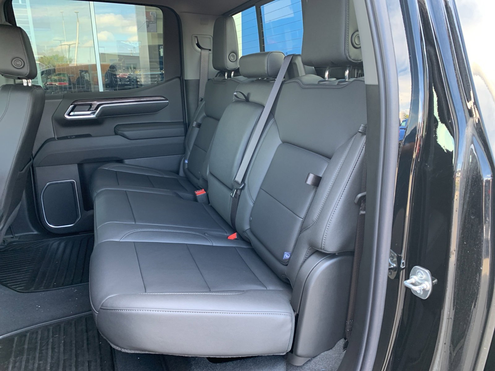 2025 Chevrolet Silverado 1500 LTZ photo 14