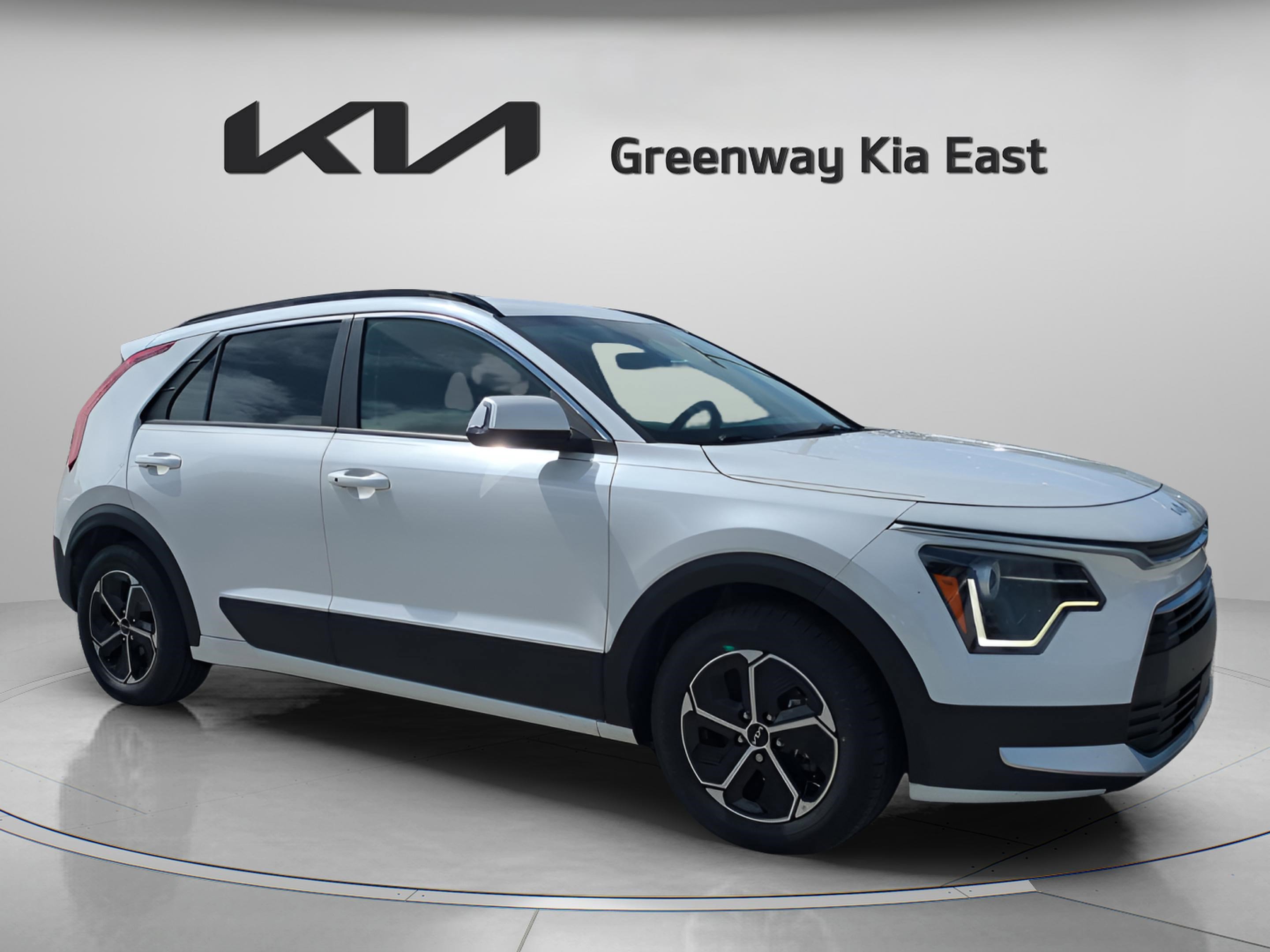 2023 Kia Niro EX's photo