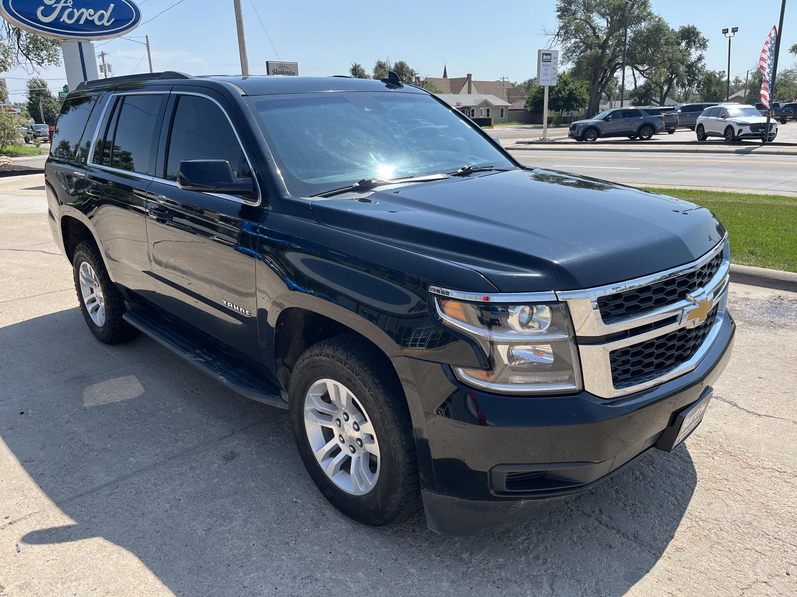 2019 Chevrolet Tahoe LT photo 4