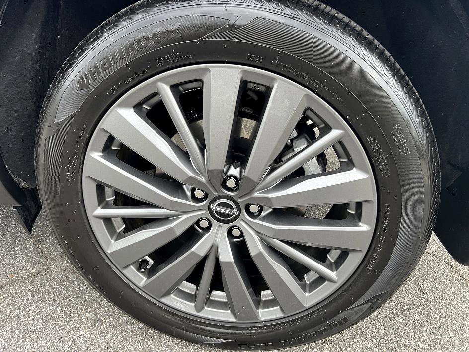 2024 Nissan Pathfinder SL photo 10