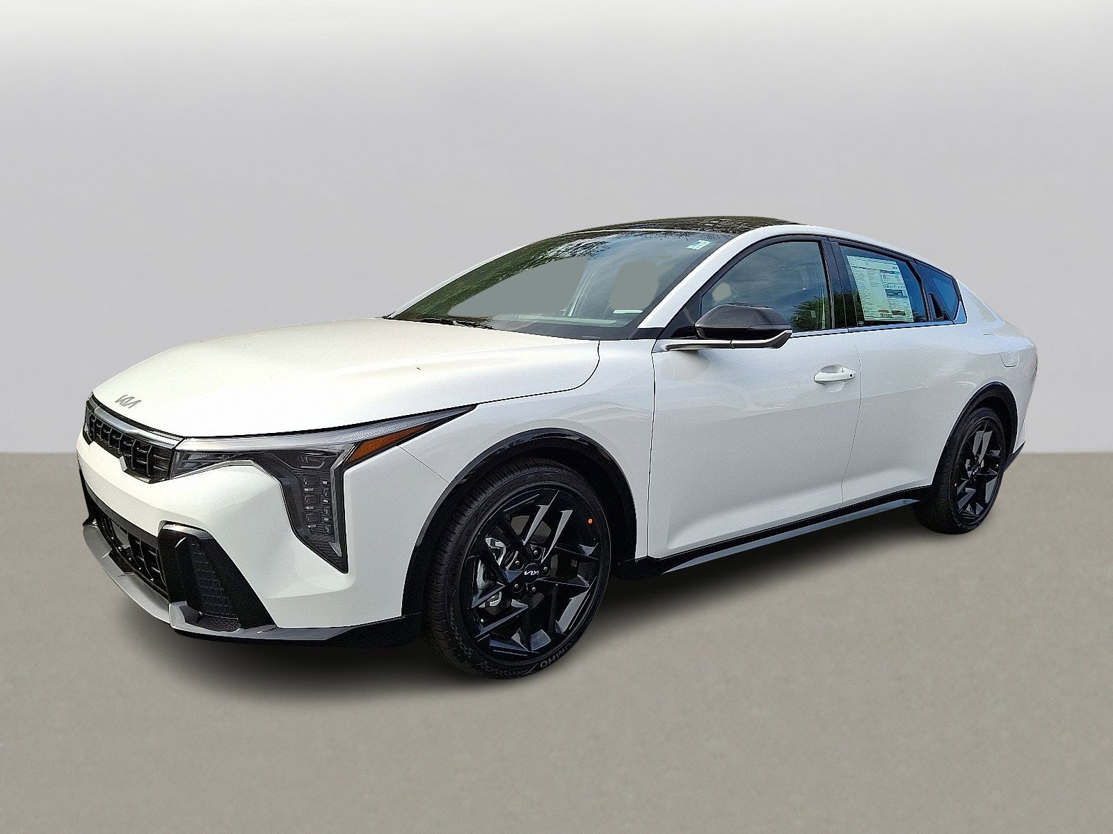 2025 Kia K4 GT-Line Turbo photo 2