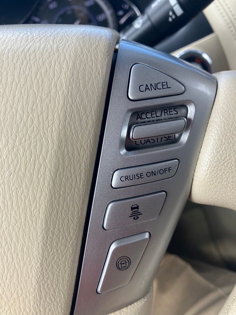 2016 Infiniti QX80 Base photo 15