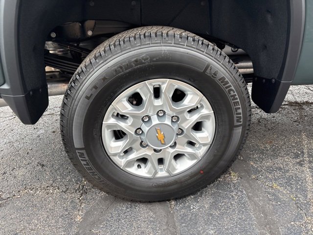 2025 Chevrolet Silverado 3500HD LT photo 12
