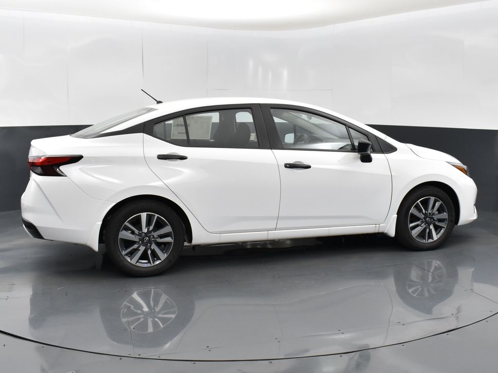 2025 Nissan Versa 1.6 S photo 7