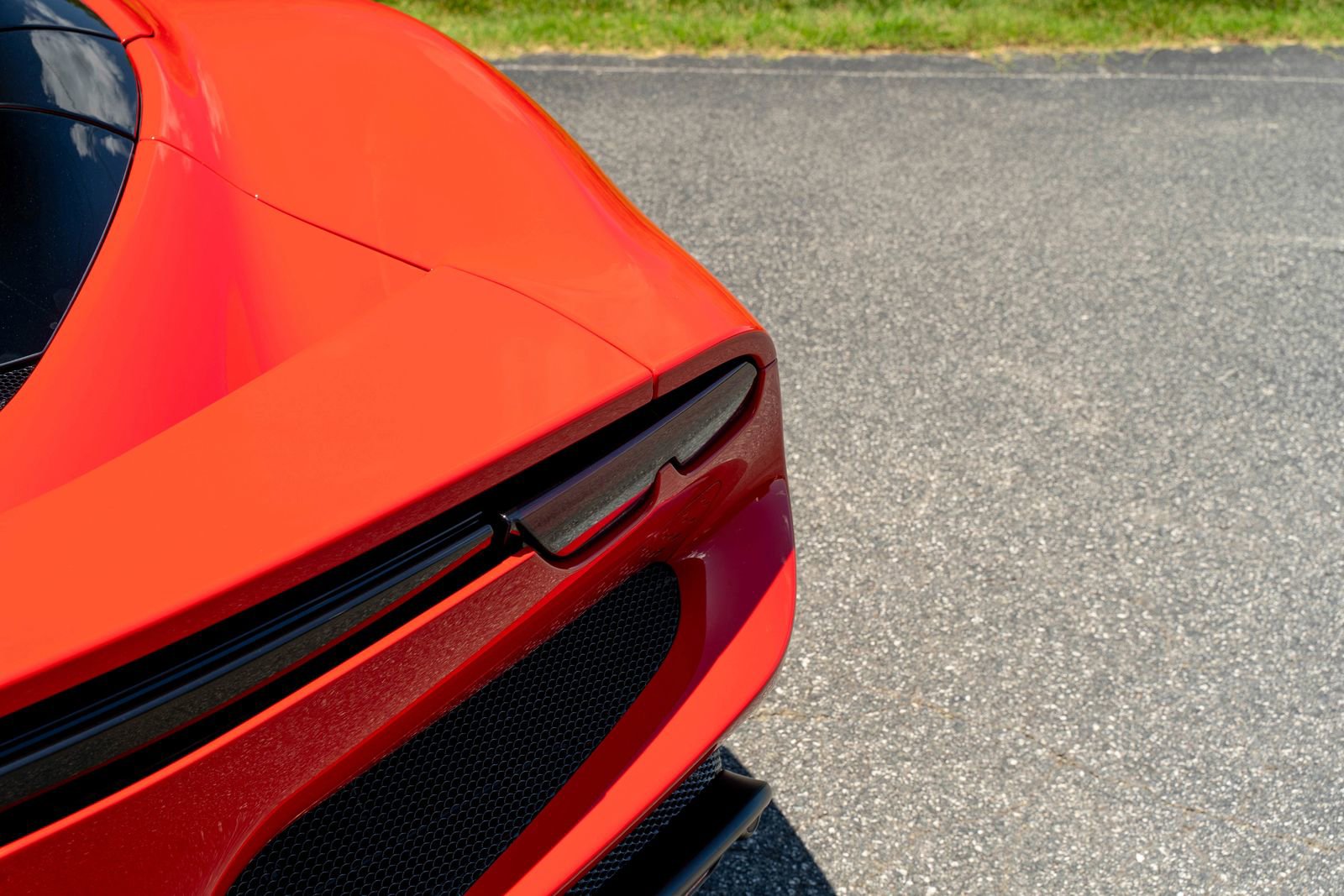 2024 Ferrari 296 GTS Base photo 18