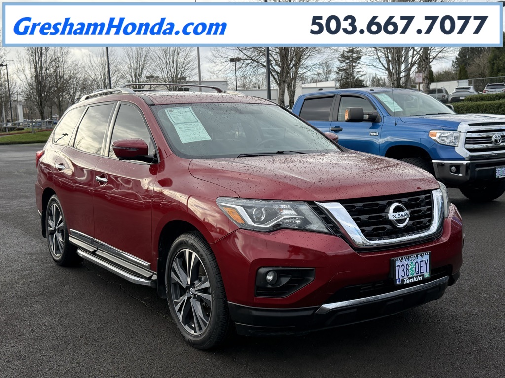 2019 Nissan Pathfinder Platinum's photo
