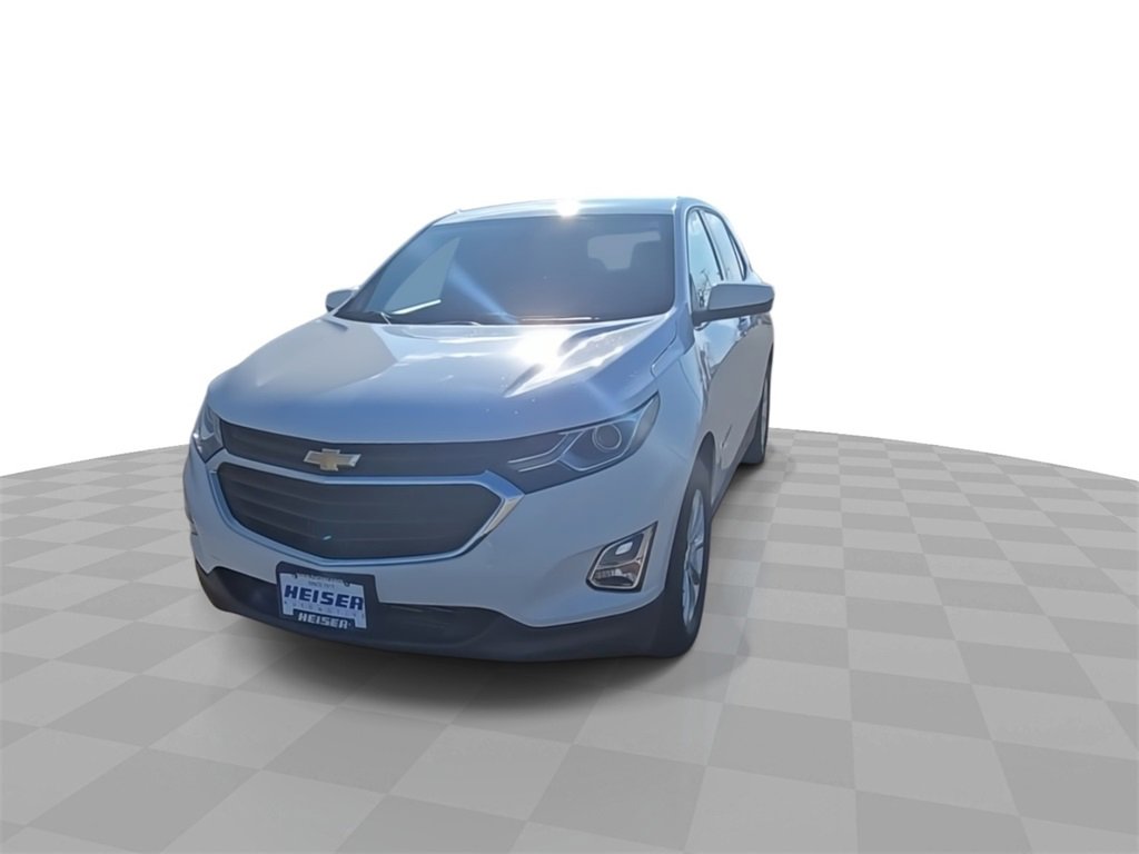 2018 Chevrolet Equinox LT photo 2