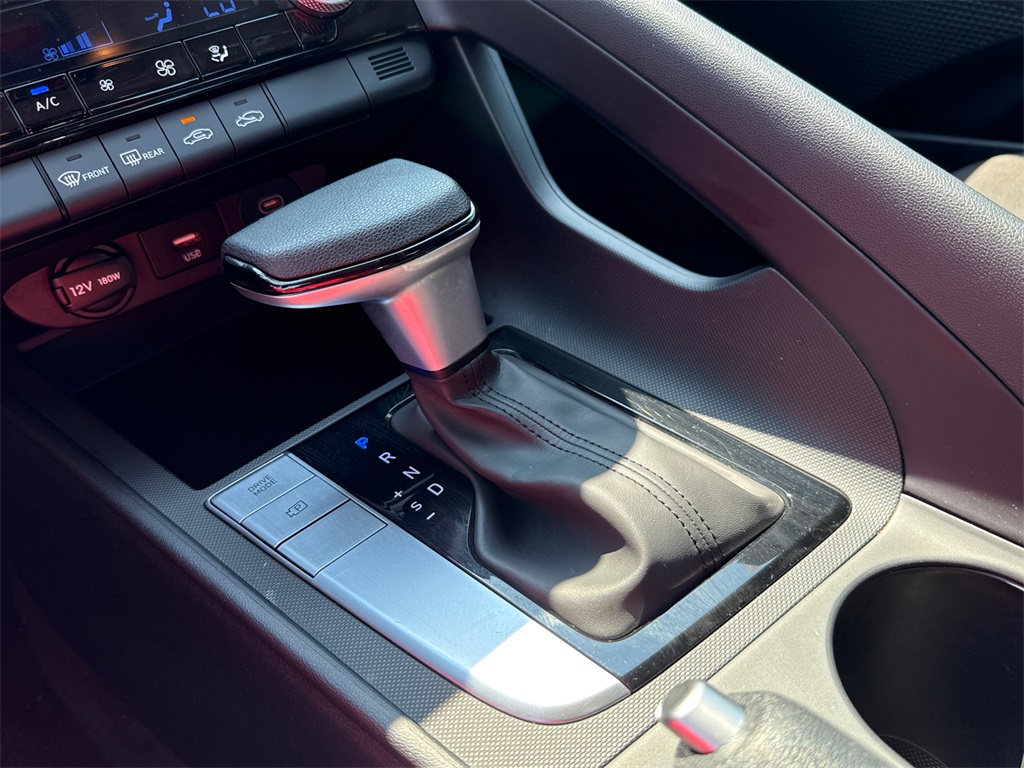 2024 Hyundai Elantra SEL photo 27