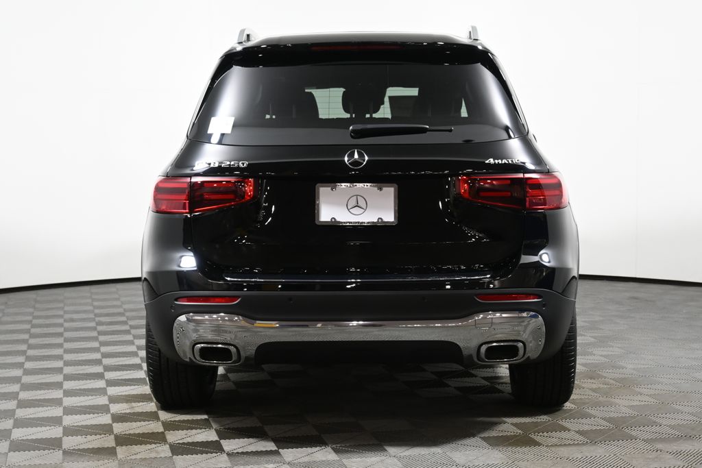 2025 Mercedes Benz GLB 250 4MATIC photo 4