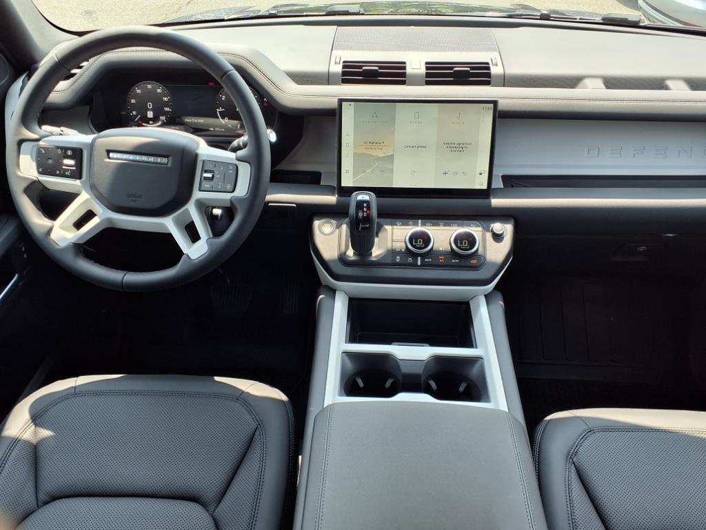 2025 Land Rover Defender 110 S photo 4
