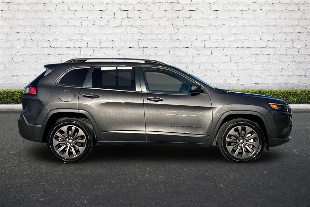 2021 Jeep Cherokee Latitude Lux photo 3