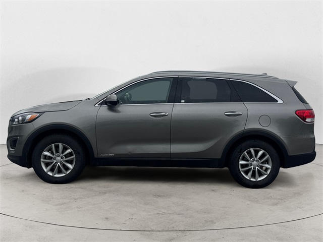 2016 Kia Sorento LX photo 2