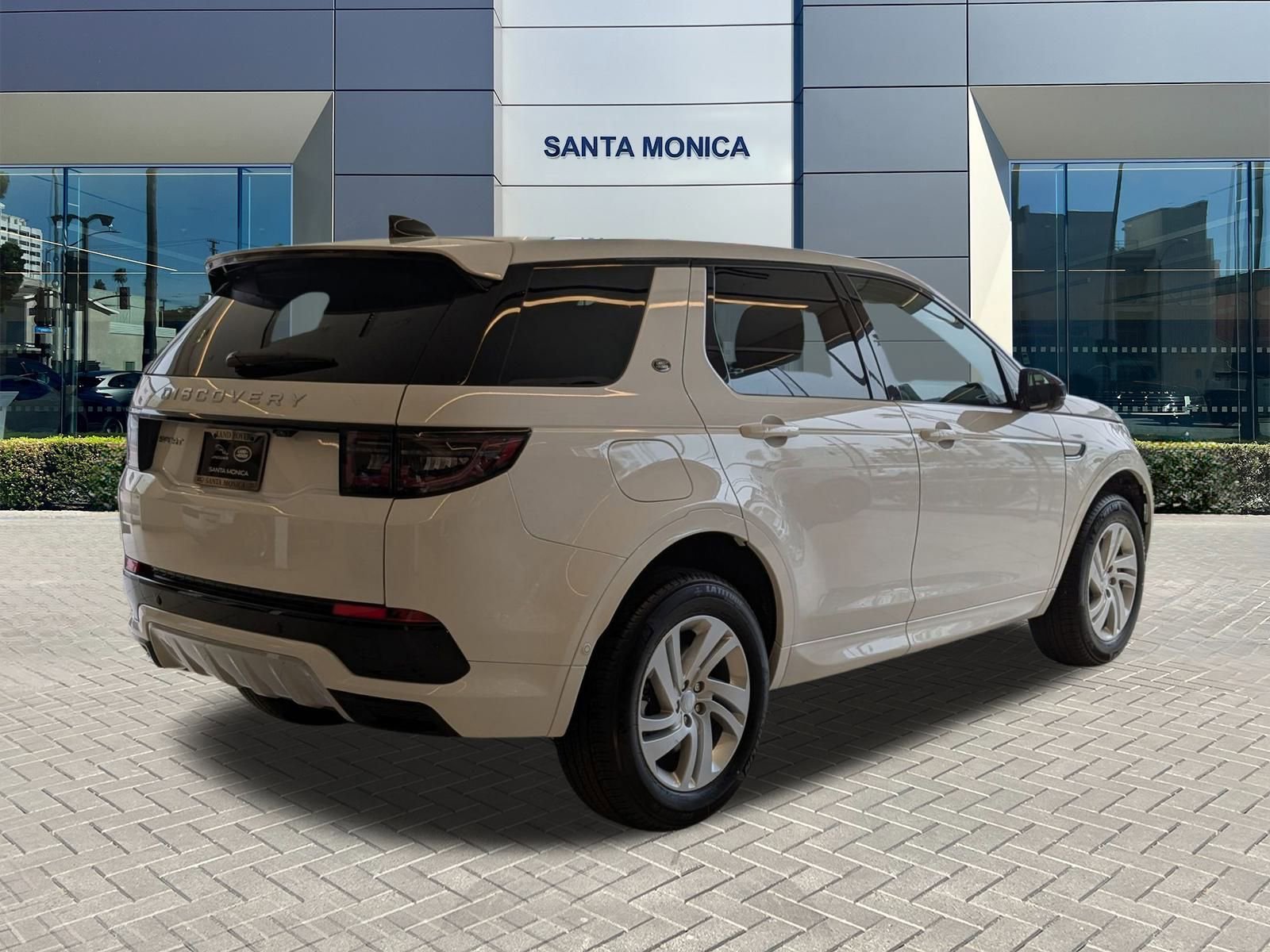 2025 Land Rover Discovery Sport S photo 2