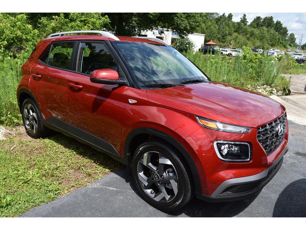 2025 Hyundai Venue Limited photo 2