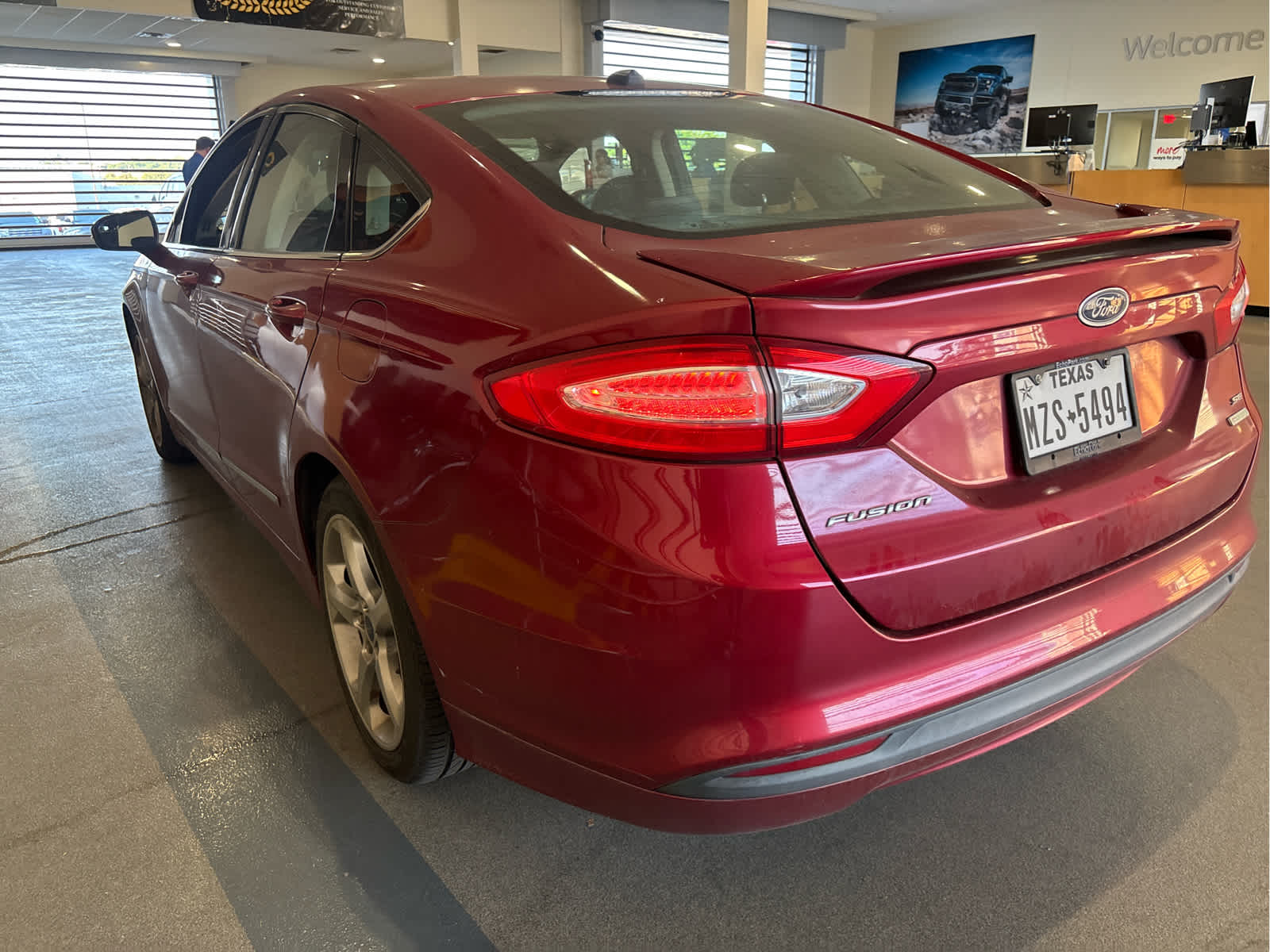 2014 Ford Fusion SE photo 2