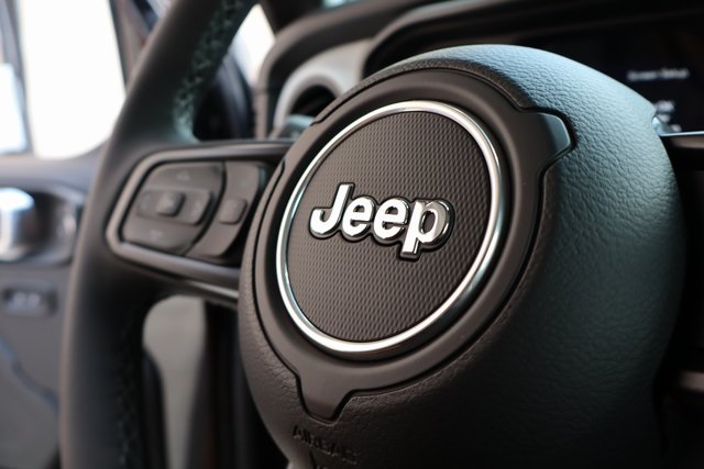 2025 Jeep Gladiator Sport S photo 21