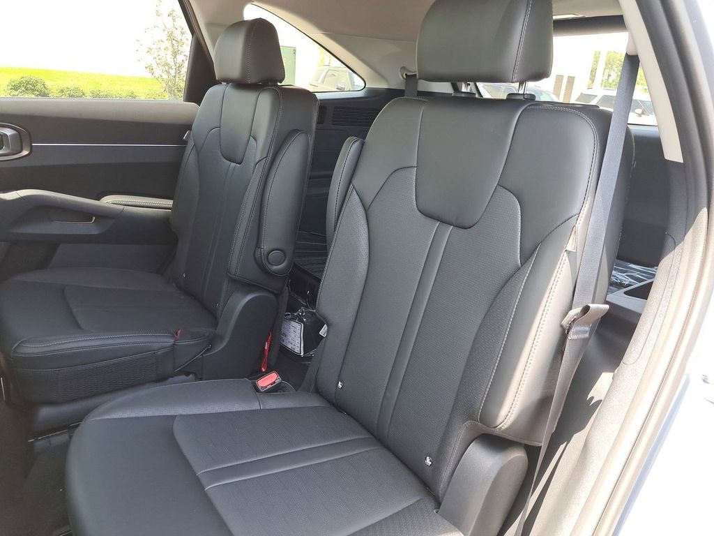 2025 Kia Sorento EX photo 10