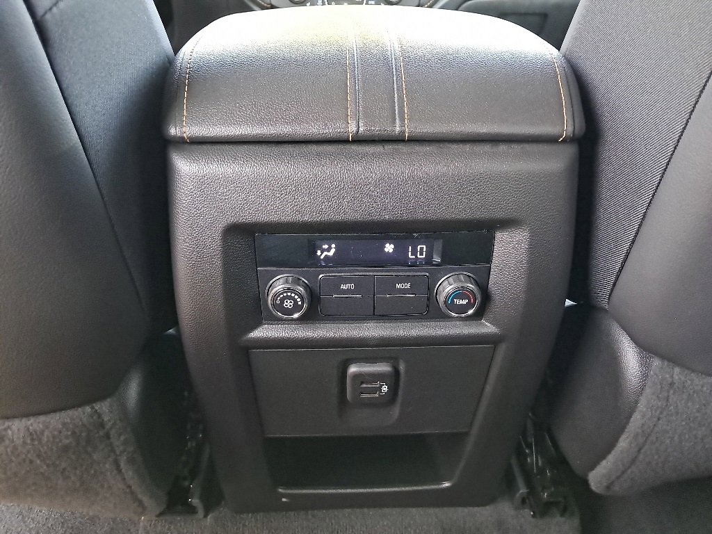 2021 Chevrolet Traverse Leather photo 22