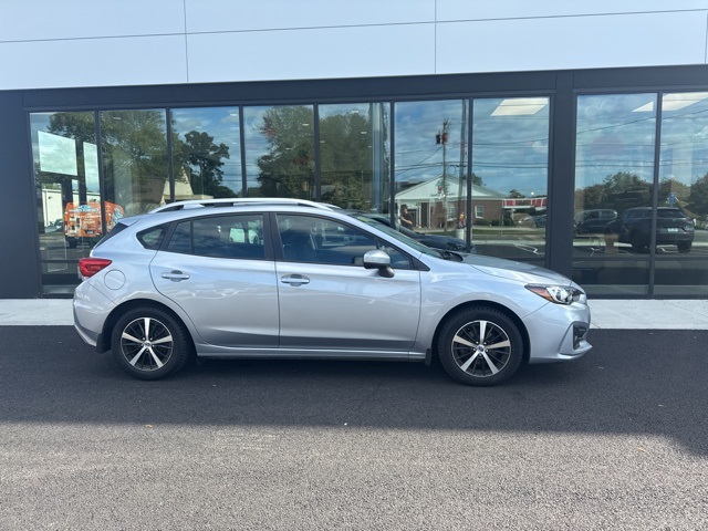 2019 Subaru Impreza 2.0i Premium photo 2